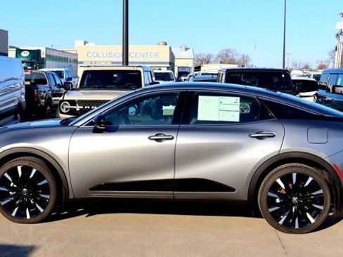 Used 2026 Toyota Crown Platinum image 2