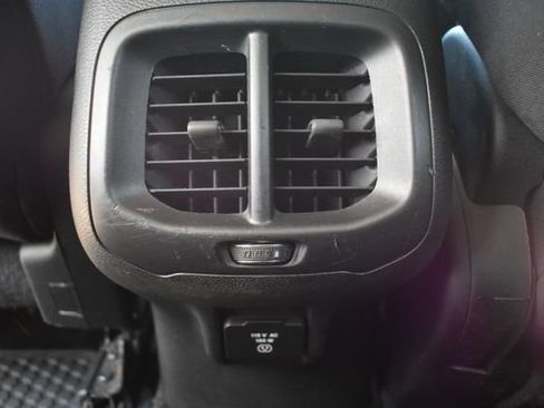 Used 2015 Jeep Cherokee Latitude w/ Cold Weather Group AWD/4WD image 35