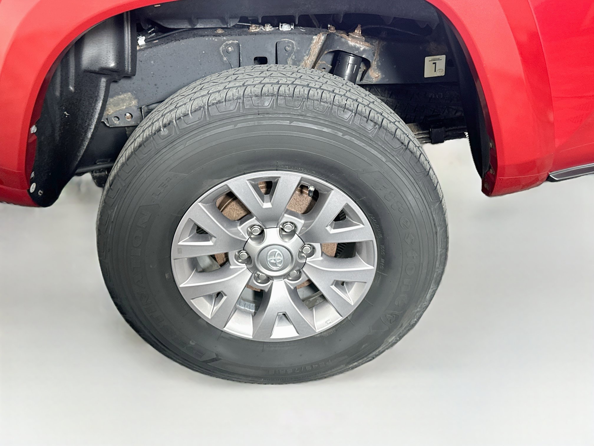 Used 2018 Toyota Tacoma SR5 RWD image 11