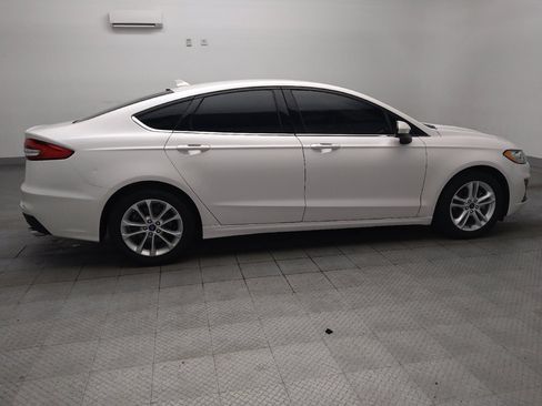 Used 2019 Ford Fusion SE FWD image 10