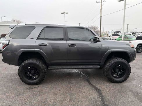 Used 2018 Toyota 4Runner SR5 image 4