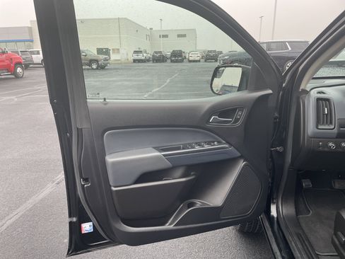 Used 2021 Chevrolet Colorado Z71 image 36