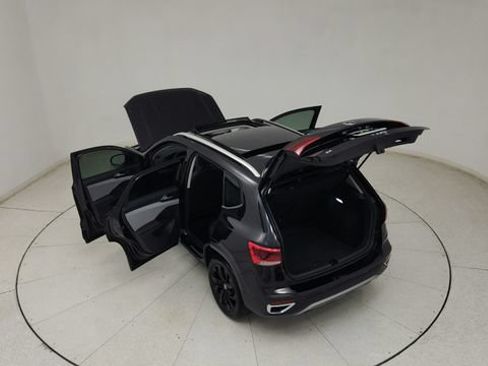 Used 2024 Volkswagen Taos SE FWD image 33