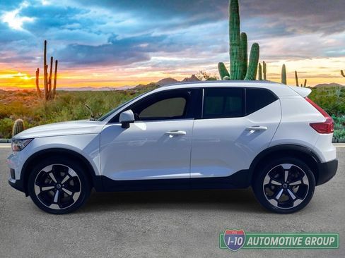 Used 2019 Volvo XC40 T4 Inscription FWD image 6