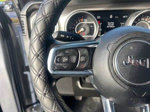 Used 2018 Jeep Wrangler Unlimited Sahara image 18