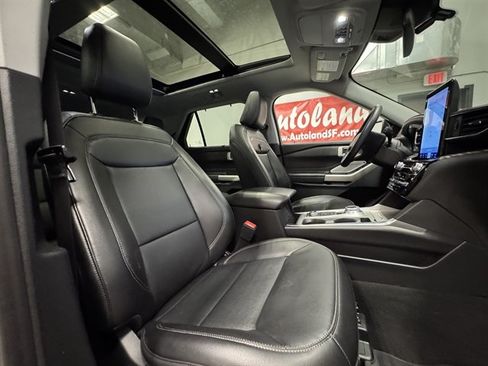 Used 2023 Ford Explorer Limited w/ Limited Technology Package AWD/4WD image 13