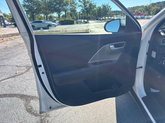 Used 2017 Kia Niro LX FWD image 10