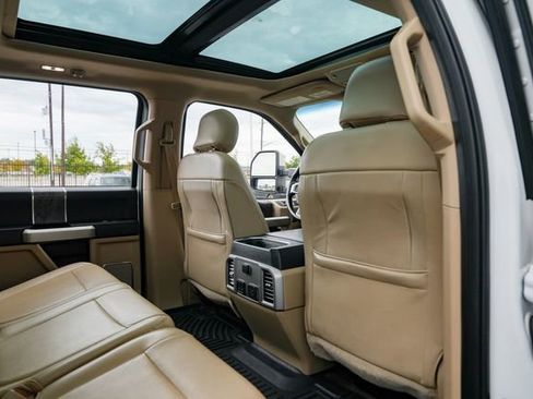 Used 2017 Ford F250 Lariat w/ Lariat Ultimate Package image 38