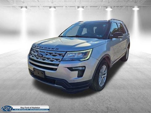 Used 2019 Ford Explorer XLT w/ Equipment Group 202A AWD/4WD image 3