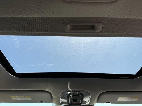 Used 2025 Hyundai Elantra Limited image 6