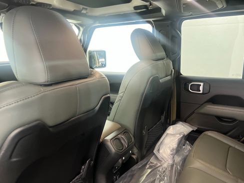 New 2025 Jeep Gladiator Mojave AWD/4WD image 19