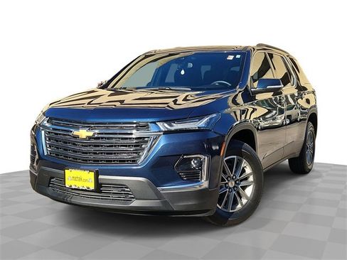 Used 2023 Chevrolet Traverse LT image 1