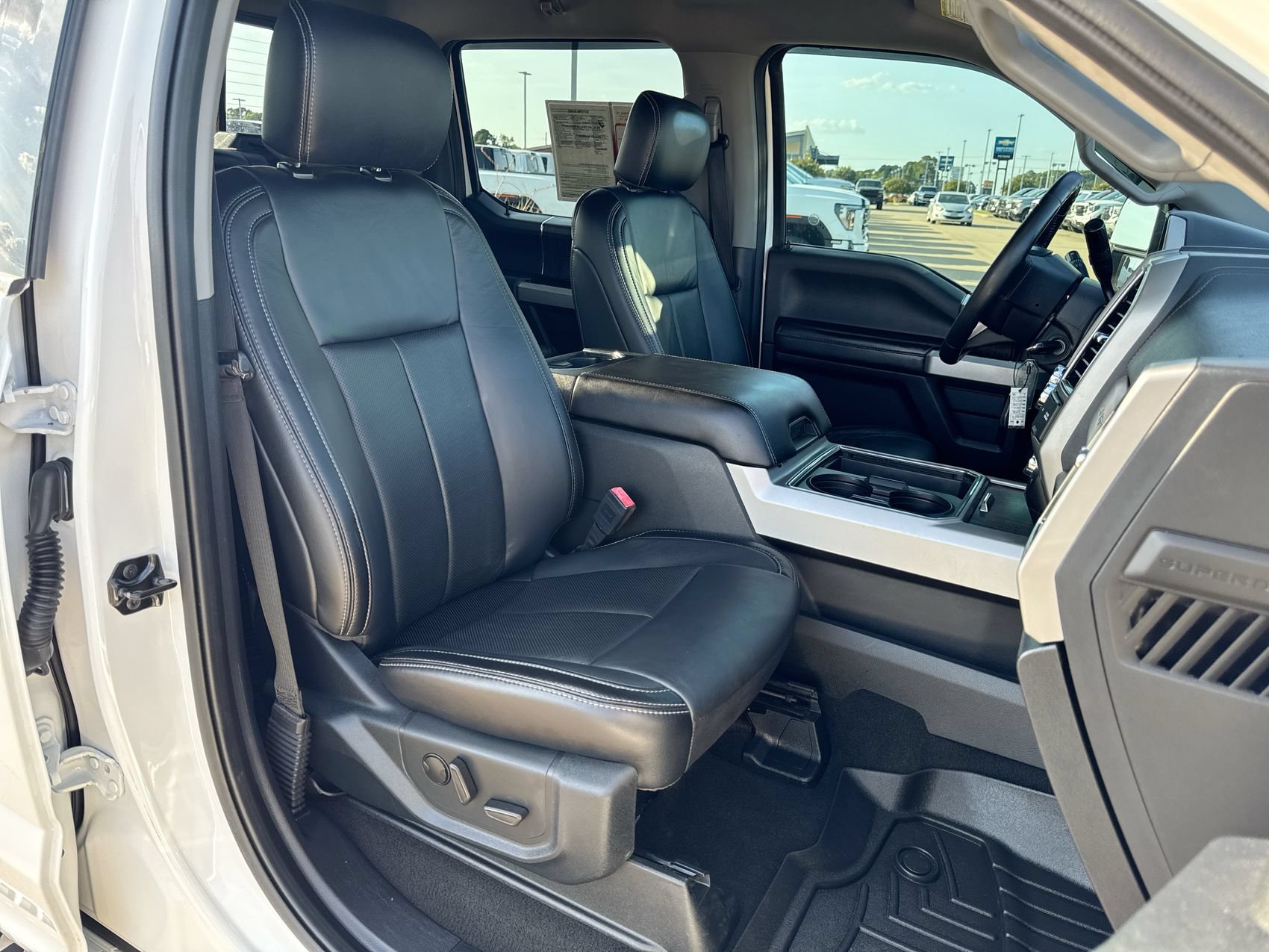 Used 2020 Ford F250 Lariat w/ Chrome Package AWD/4WD image 24