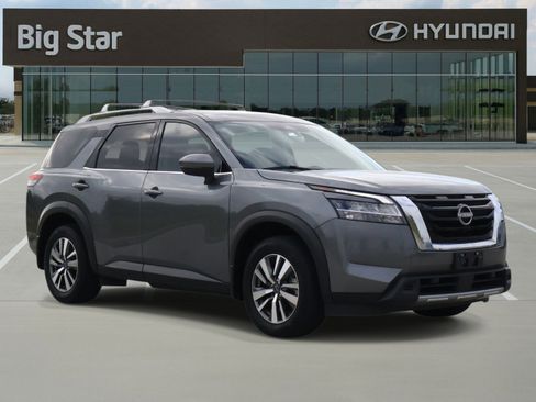 Used 2024 Nissan Pathfinder SL FWD image 6