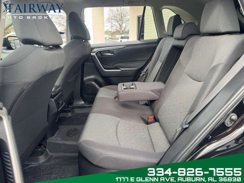 Used 2024 Toyota RAV4 AWD Hybrid image 11