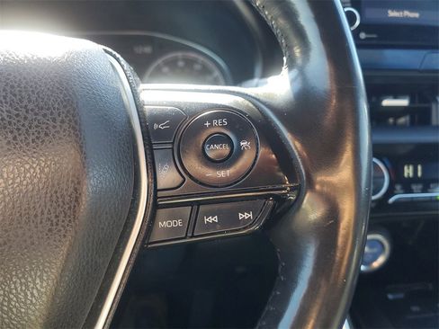 Used 2021 Toyota Venza XLE w/ Softex Package image 22