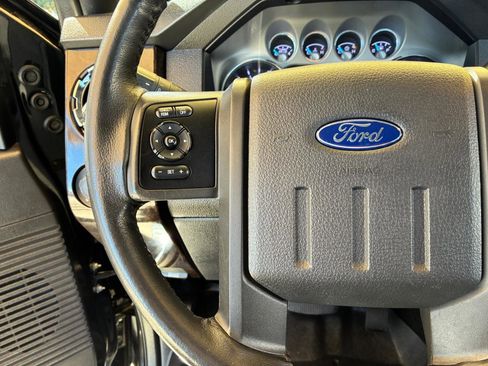 Used 2015 Ford F250 Platinum w/ FX4 Off-Road Package image 26