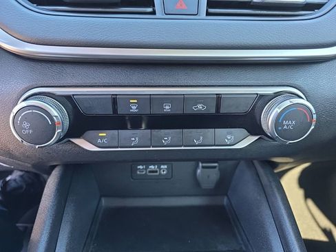 Used 2022 Nissan Altima 2.5 SV image 27