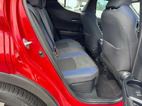 Used 2021 Toyota C-HR XLE FWD image 37