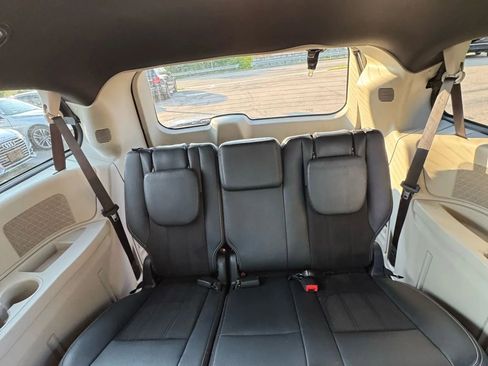 Used 2019 Dodge Grand Caravan SXT FWD image 21