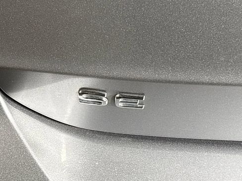 Used 2024 Volkswagen Taos SE image 23