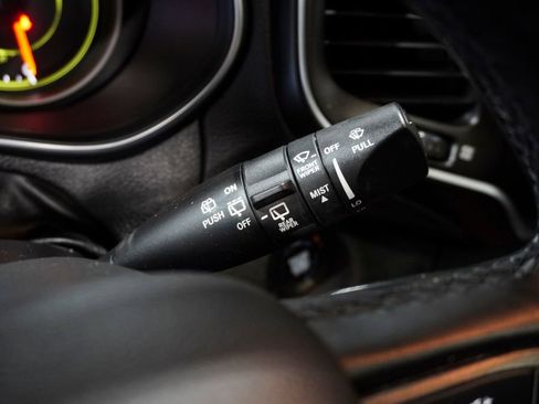 Used 2020 Jeep Cherokee Trailhawk image 27