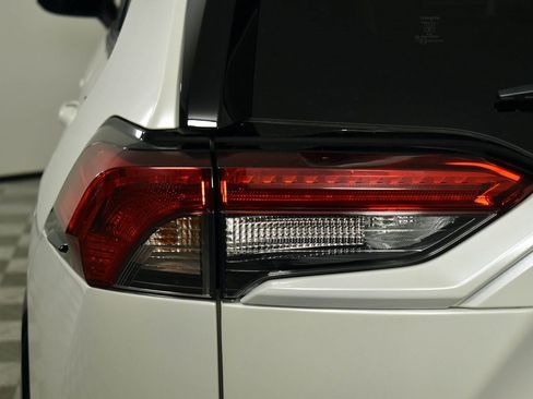 Certified 2022 Toyota RAV4 SE image 21
