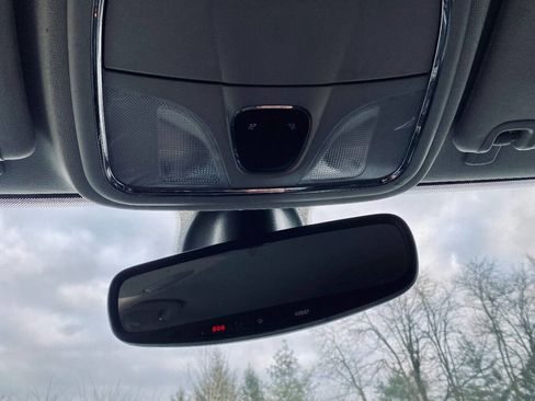 Used 2019 Jeep Cherokee Limited image 26