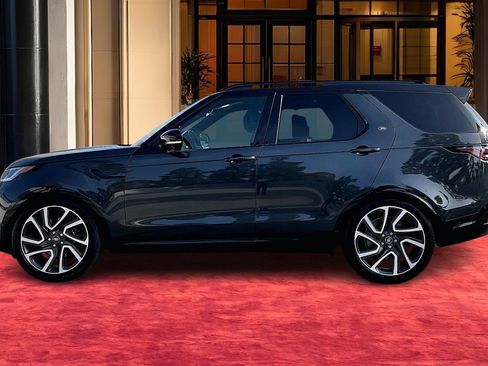 Used 2024 Land Rover Discovery Metropolitan Edition image 14