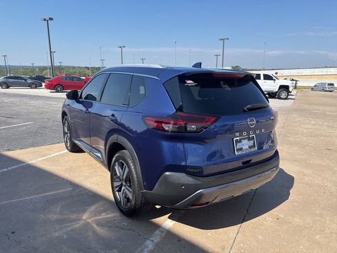 Used 2023 Nissan Rogue SL w/ SL Premium Package FWD image 5