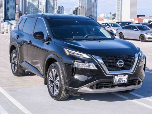 Used 2023 Nissan Rogue SV FWD image 3