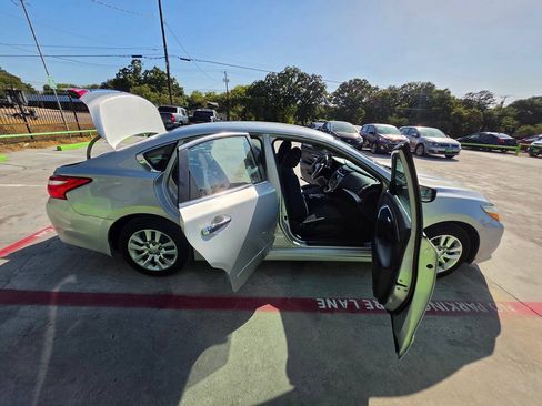 Used 2016 Nissan Altima 2.5 S w/ Power Driver Seat Package FWD image 31