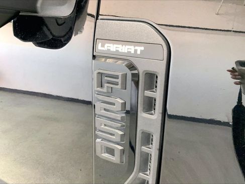 Used 2023 Ford F250 Lariat w/ Sport Appearance Package AWD/4WD image 9