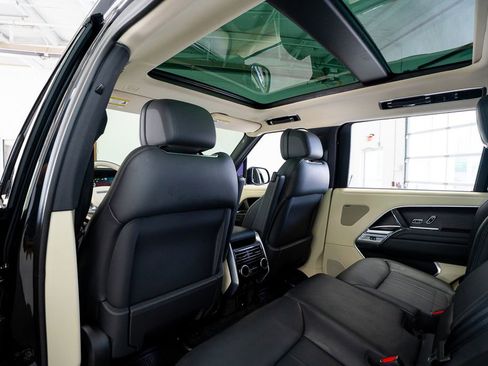 Used 2024 Land Rover Range Rover Long Wheelbase SE AWD/4WD image 45