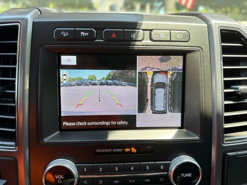 Used 2020 Ford Expedition Max Platinum AWD/4WD image 28