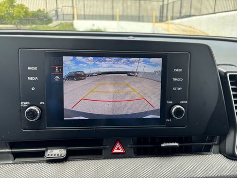 Used 2025 Kia Sportage LX FWD image 23