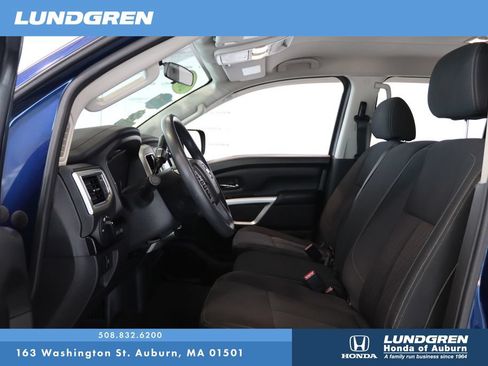 Used 2019 Nissan Titan SV AWD/4WD image 10