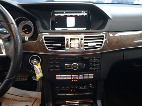 Used 2014 Mercedes-Benz E 350 4MATIC Sedan image 6