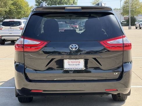 Used 2017 Toyota Sienna LE w/ Protection Package FWD image 5