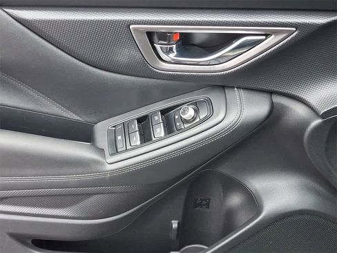 Used 2020 Subaru Forester Limited image 10