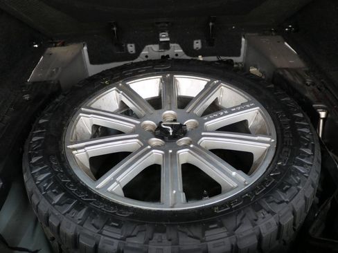 Used 2011 Land Rover Range Rover Supercharged AWD/4WD image 98