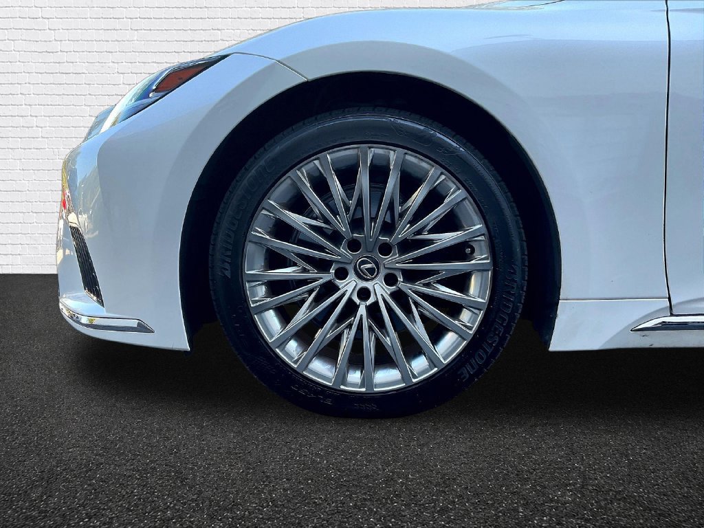 Used 2024 Lexus LS 500 RWD image 23
