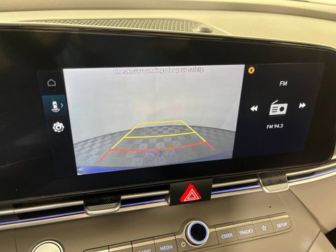 Used 2025 Hyundai Elantra SEL FWD image 31