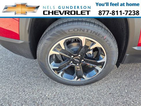 New 2026 Chevrolet Equinox LT w/ Convenience Package II AWD/4WD image 9