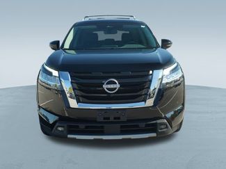 Used 2023 Nissan Pathfinder SL video 2