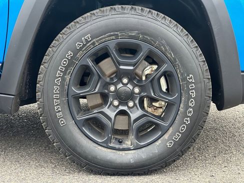 Used 2022 Jeep Cherokee Latitude w/ Trailer Tow Group image 9