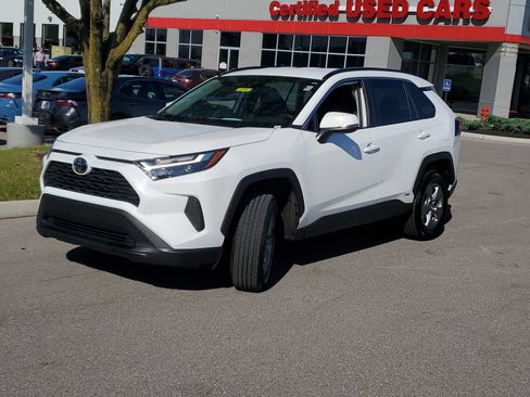 Certified 2025 Toyota RAV4 XLE AWD/4WD image 2