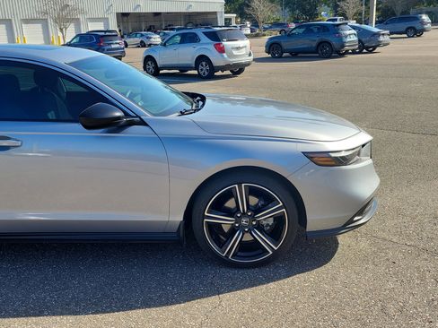 Used 2023 Honda Accord Sport image 8