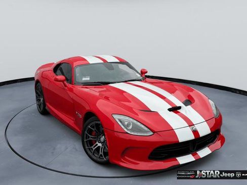Used 2017 Dodge Viper GTS RWD image 3
