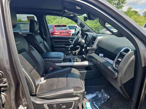 Used 2022 RAM 1500 Laramie w/ Night Edition AWD/4WD image 4
